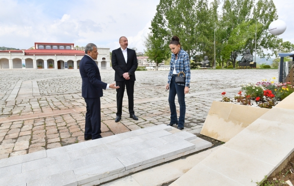 Visite de la place située devant le bâtiment administratif de la Représentation spéciale à Choucha  VIDEO