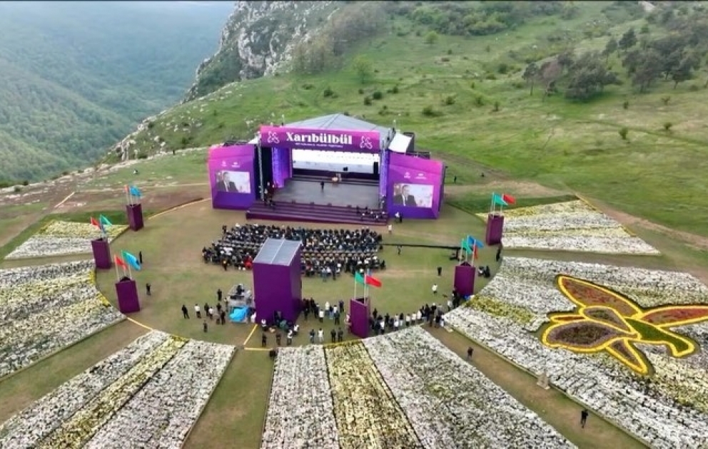 Birinci vitse-prezident Mehriban Əliyeva “Xarıbülbül” Beynəlxalq Musiqi Festivalından görüntülər paylaşıb VİDEO
