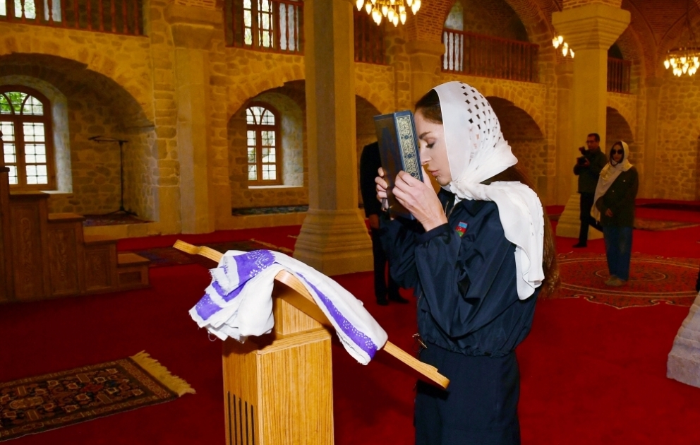 Réouverture de la mosquée Youkhari Gövher Agha après reconstruction et restauration à Choucha  VIDEO