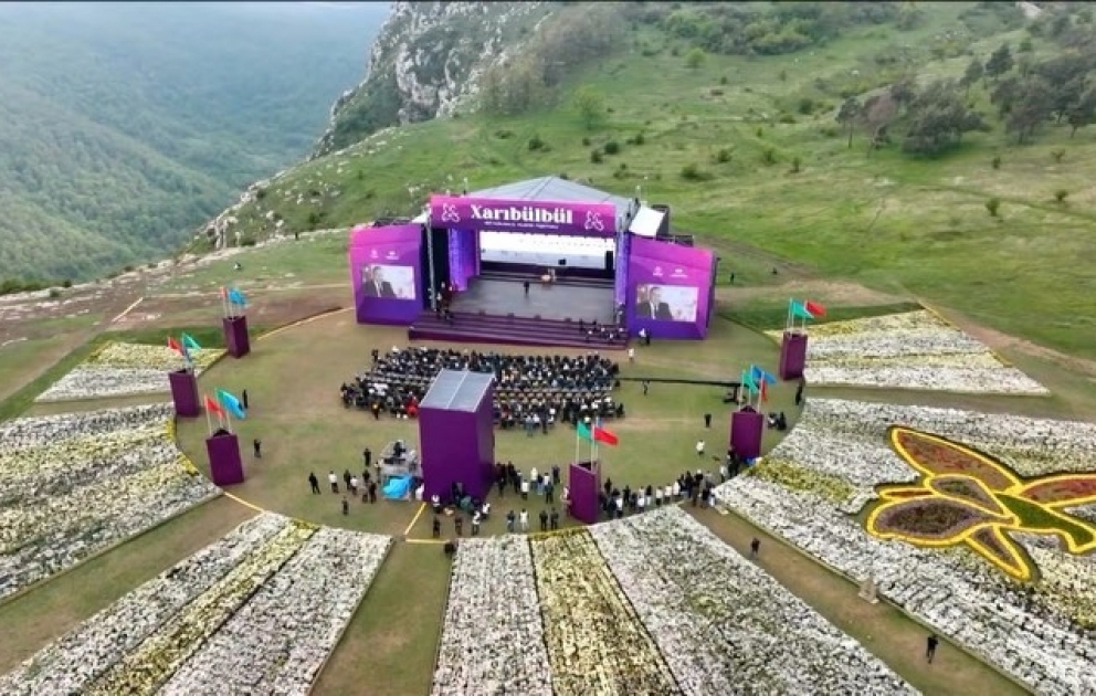 Musikfestival “Khari-Bulbul“: Erste Vizepräsidentin Mehriban Aliyeva teilt Videoaufnahmen auf Instagram VIDEO