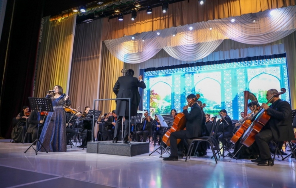 Özbəkistanda Ulu Öndər Heydər Əliyevin 100 illiyi ilə bağlı böyük konsert təşkil olunub VİDEO