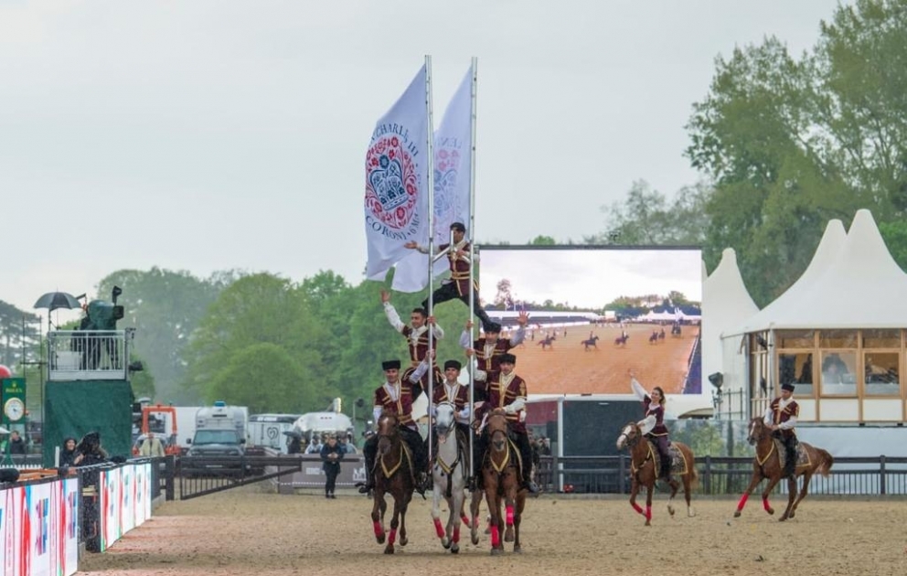 Azərbaycan təmsilçiləri Vindzor Kral Atçılıq Şousunda ilk çıxışlarını təqdim ediblər VİDEO