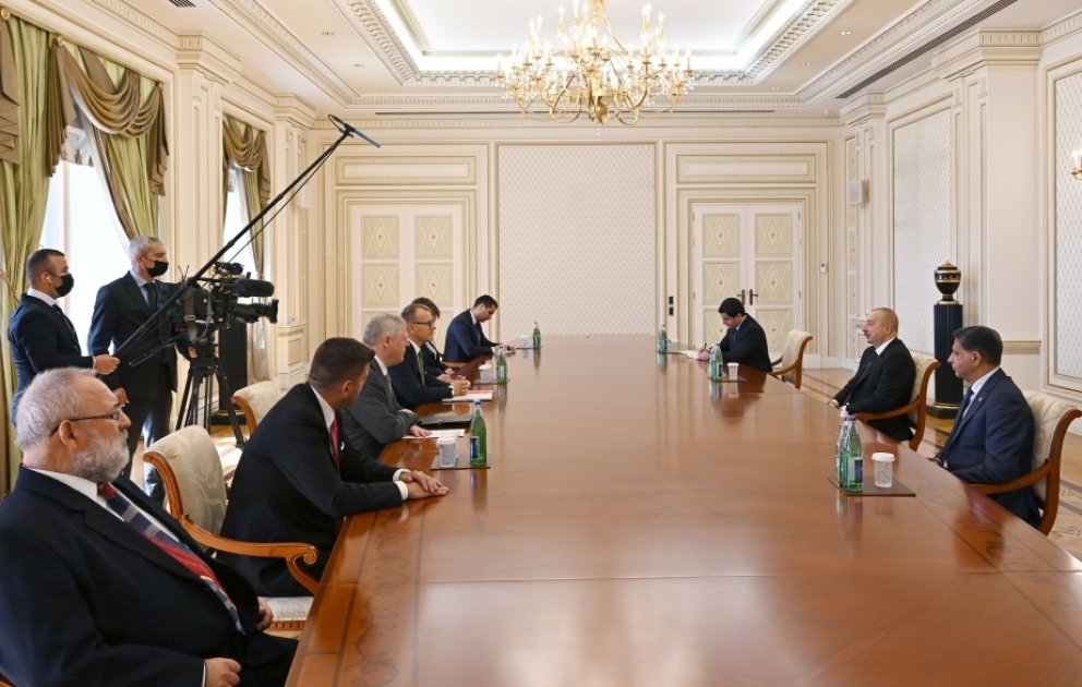 Президент Азербайджана Ильхам Алиев принял председателя парламента Словакии ОБНОВЛЕНО ВИДЕО
