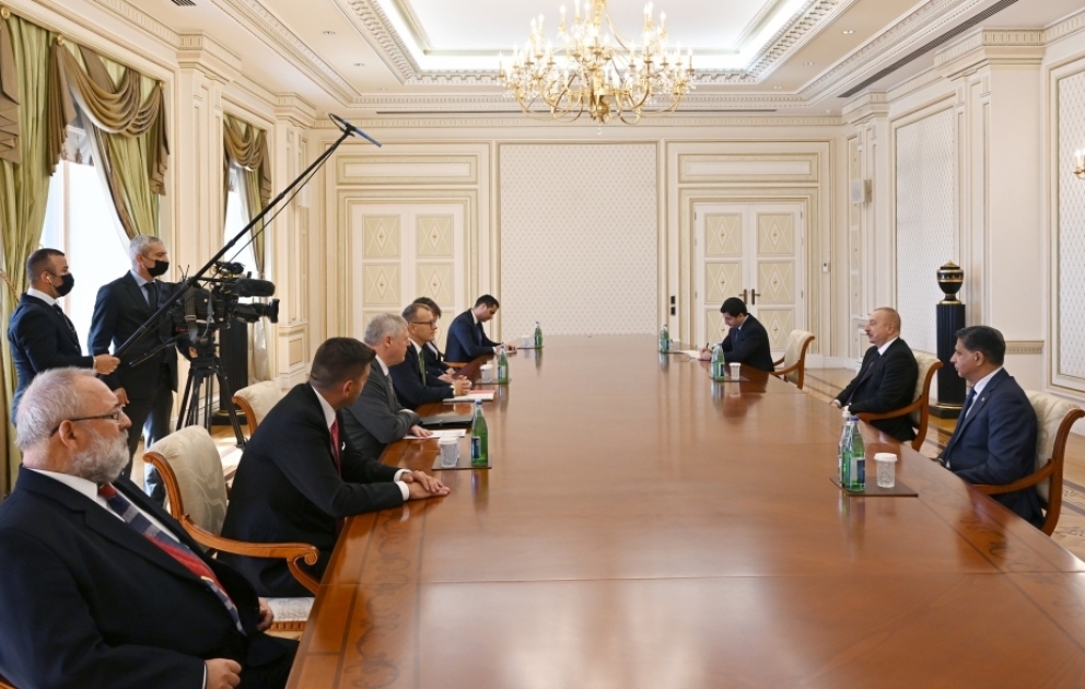 Präsident Ilham Aliyev empfängt Präsidenten des slowakischen Nationalrates VIDEO