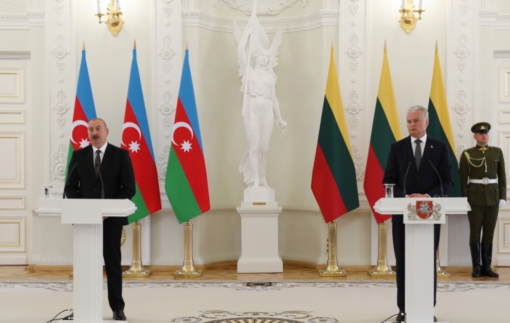 Azərbaycan və Litva prezidentləri mətbuata bəyanatlarla çıxış ediblər  YENİLƏNİB -2 VİDEO