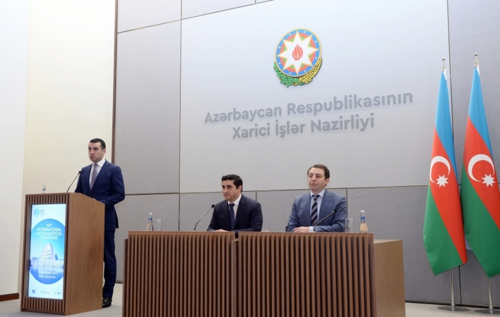 74-cü Beynəlxalq Astronavtika Konqresinə dair məlumatlandırma tədbiri və “Azersky” peyk təsvirlərinə həsr olunmuş sərgi keçirilib YENİLƏNİB VİDEO