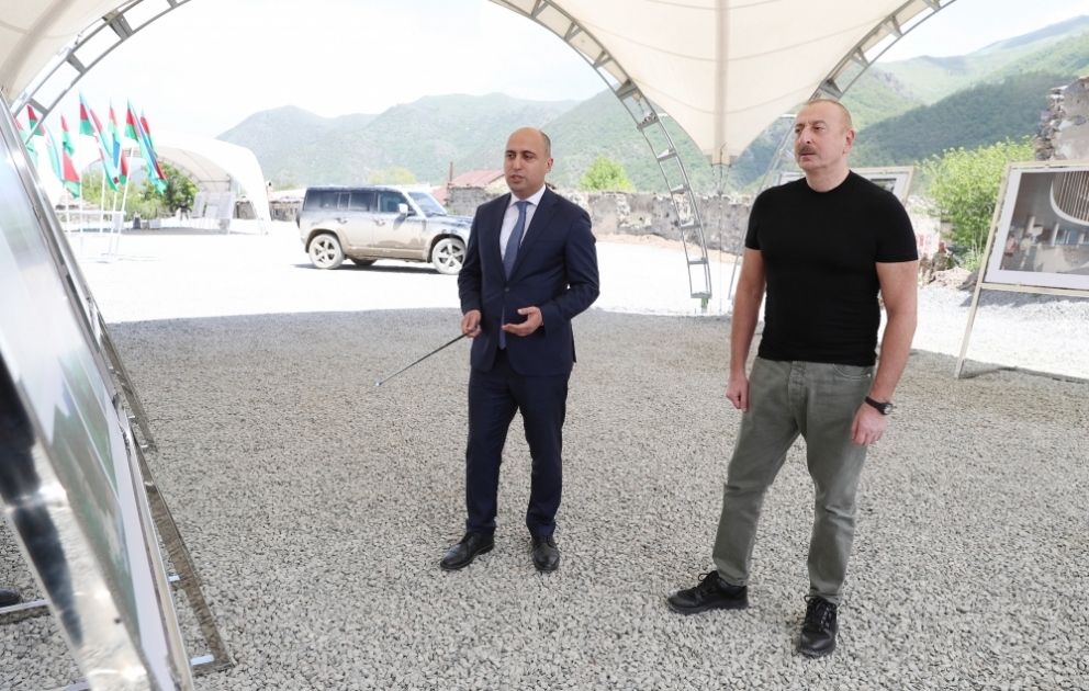 Prezident İlham Əliyev Kəlbəcər şəhərində məktəb binasının təməlini qoyub  VİDEO