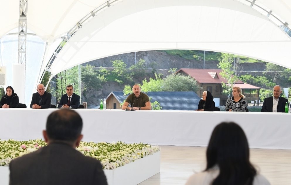 Prezident İlham Əliyev bir müddət əvvəl yolu azaraq Ermənistan ərazisinə keçən hərbçilərimizdən danışıb  VİDEO