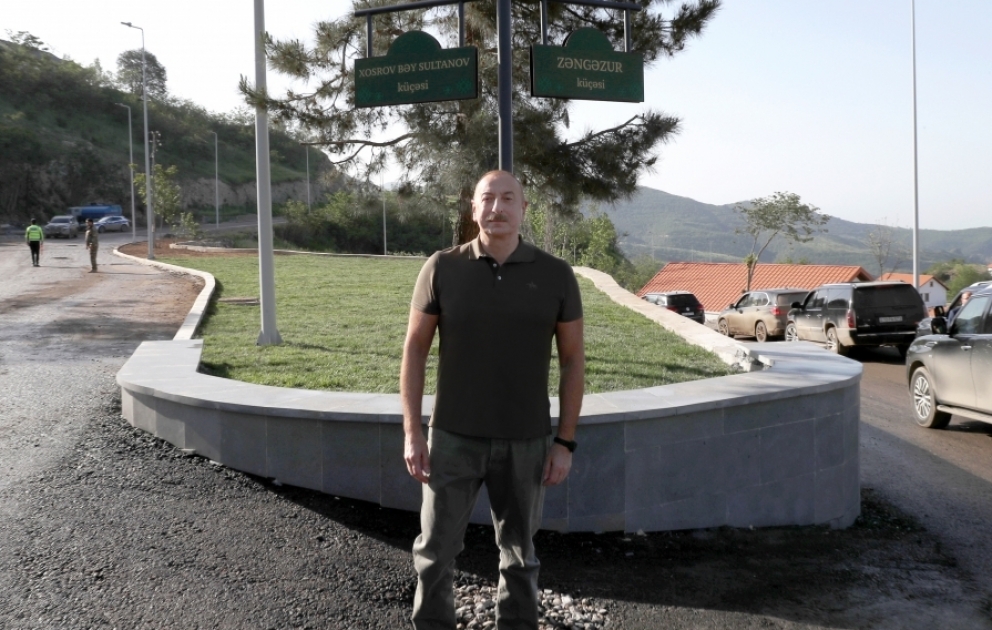 Signs at intersection of Khosrov bey Sultanov and Zangazur streets were unveiled in city of Lachin VIDEO