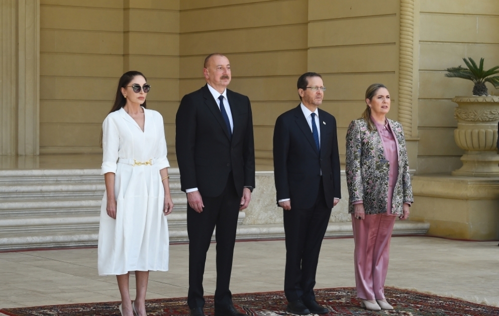 Offizieller Empfang von Präsident Isaac Herzog in Baku VIDEO