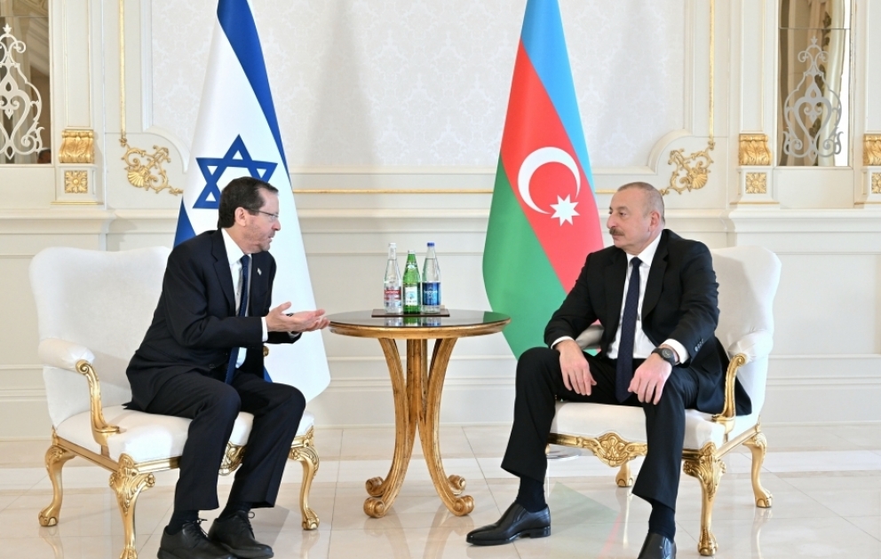 Entretien en tête-à-tête du président azerbaïdjanais Ilham Aliyev avec son homologue israélien Isaac Herzog  MIS A JOUR VIDEO
