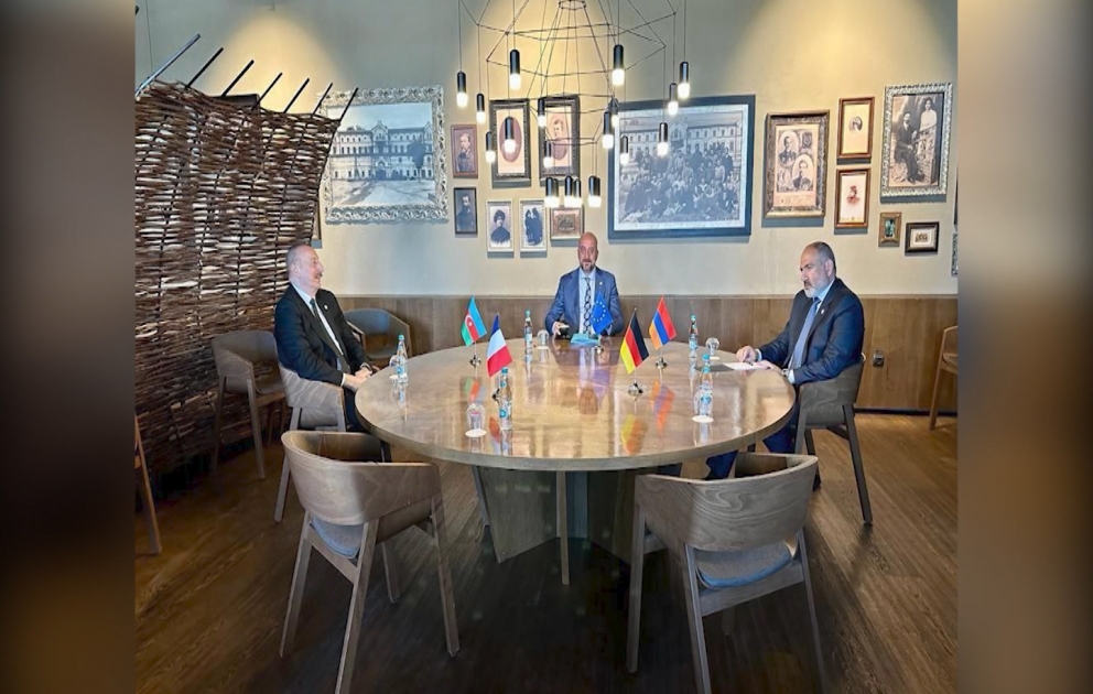 Informal meeting of leaders of Azerbaijan, Armenia and European Council was held in Chișinău VIDEO