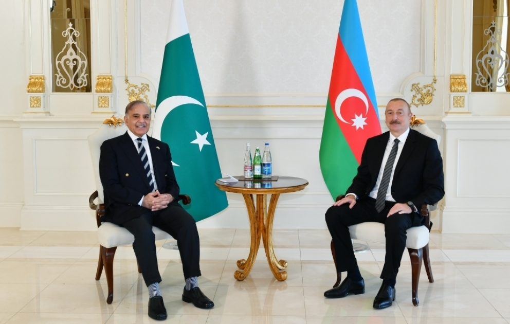 Entretien en tête-à-tête entre Ilham Aliyev et Shehbaz Sharif  MIS A JOUR VIDEO