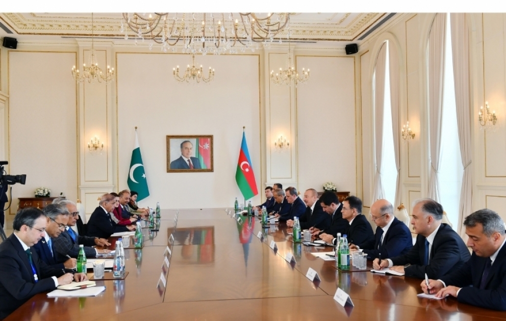 President Ilham Aliyev and Prime Minister Muhammad Shehbaz Sharif held expanded meeting  VIDEO