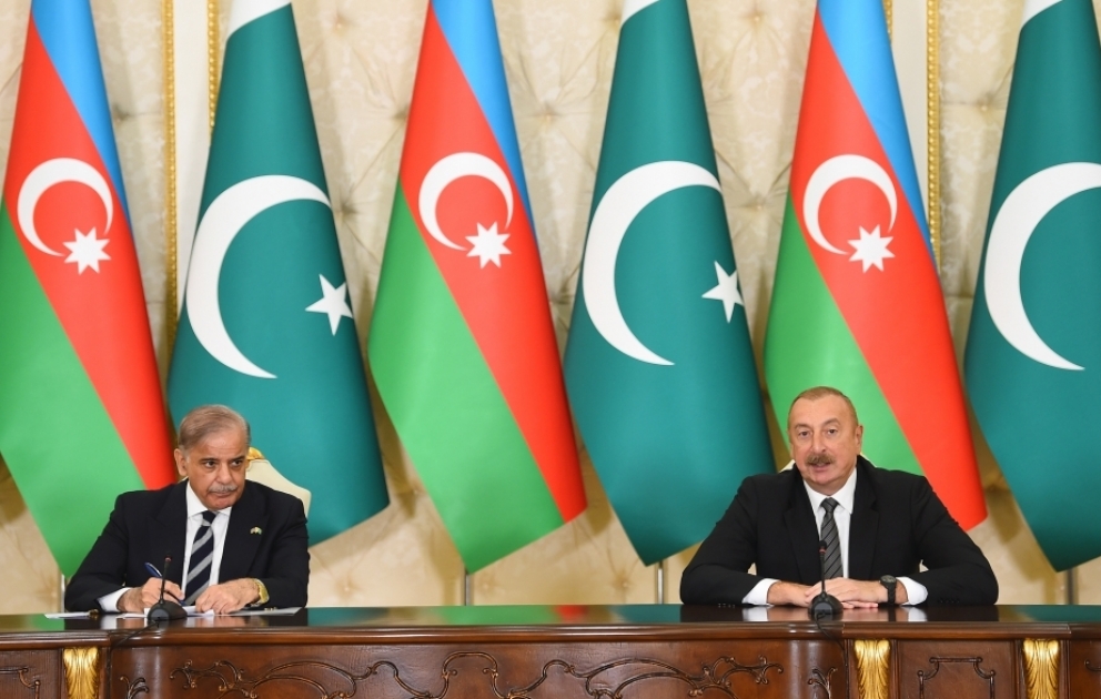 President Ilham Aliyev and Prime Minister Muhammad Shehbaz Sharif made press statements VIDEO