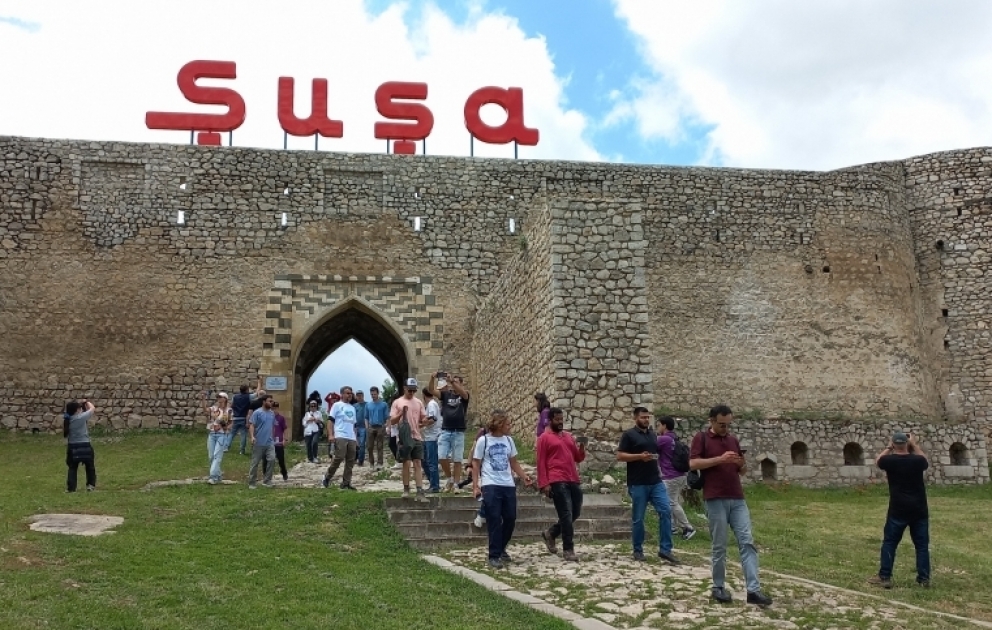 Dünya səyyahları Şuşada  FOTO YENİLƏNİB VİDEO