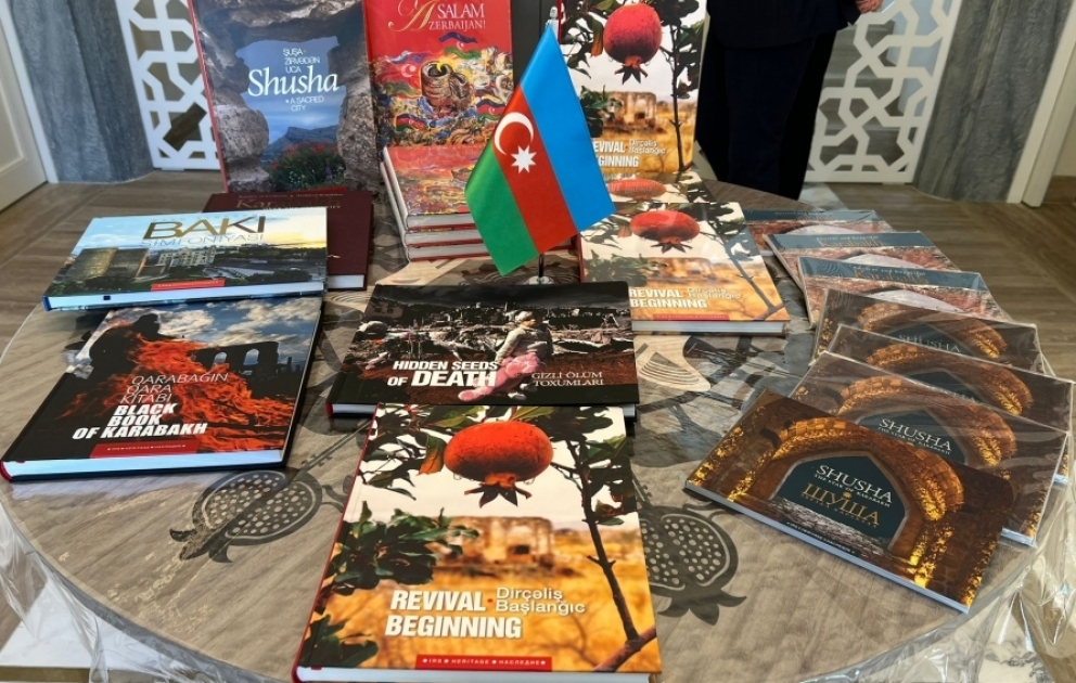Romada “Dirçəliş. Başlanğıc” kitabının təqdimatı olub VİDEO