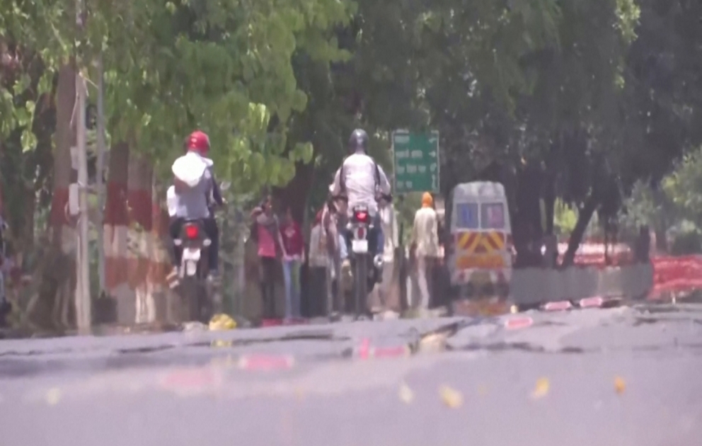 Nearly 100 dead as Indian states swelter in heat VIDEO