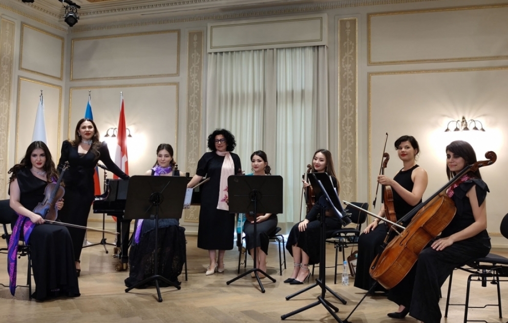 Ulu Öndər Heydər Əliyevin anadan olmasının 100 illiyi Berndə konsert proqramı ilə qeyd edilib VİDEO