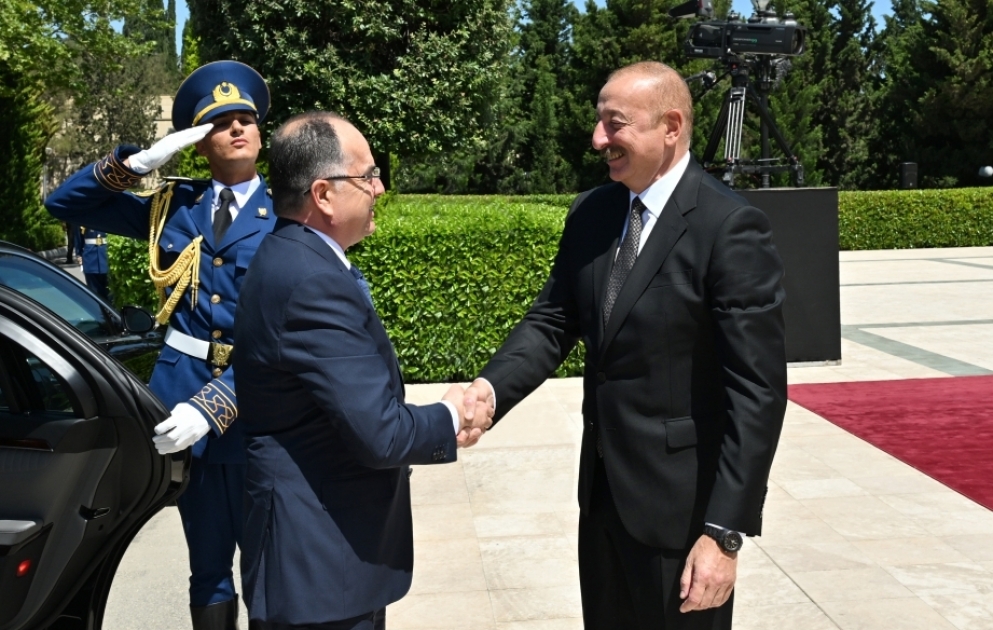 Albaniya Prezidenti Bayram Beqayın rəsmi qarşılanma mərasimi olub VİDEO