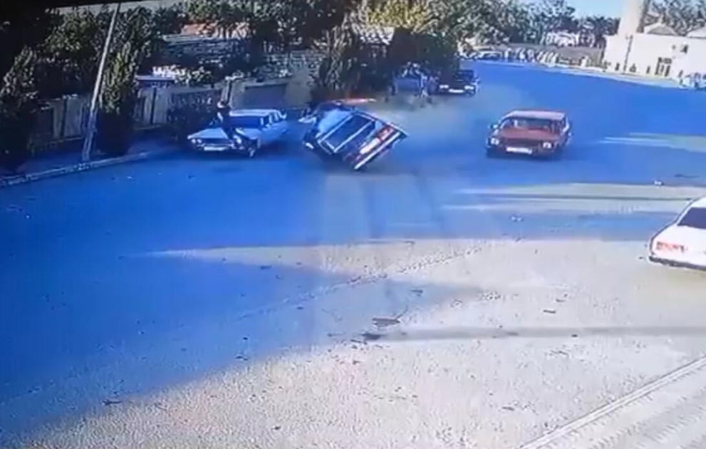 Hindarx qəsəbəsində baş verən yol qəzası ölümlə nəticələnib VİDEO