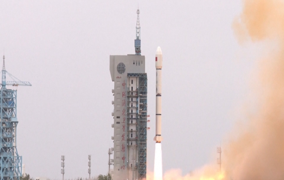 China launches experimental satellite into orbit VIDEO