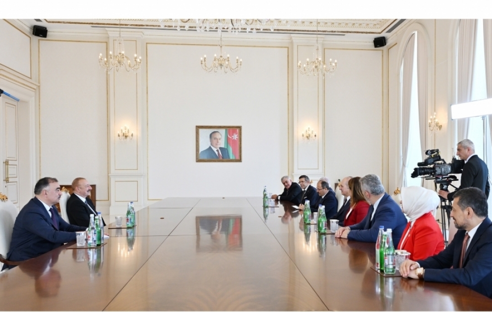 Präsident Ilham Aliyev empfängt Präsident der Großen Türkischen Nationalversammlung VIDEO