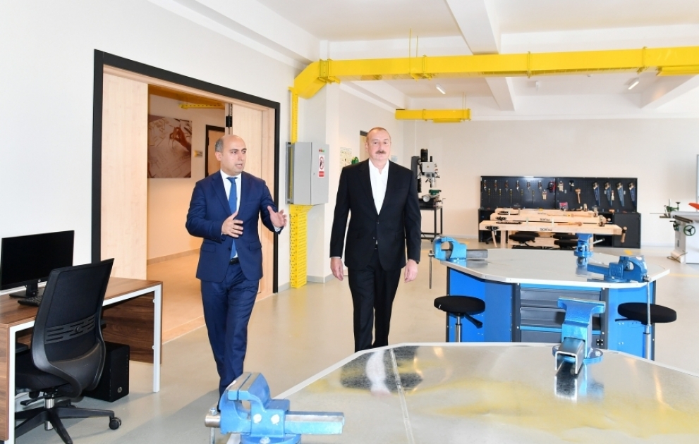 Präsident Ilham Aliyev zu Besuch in Region Jalilabad VIDEO