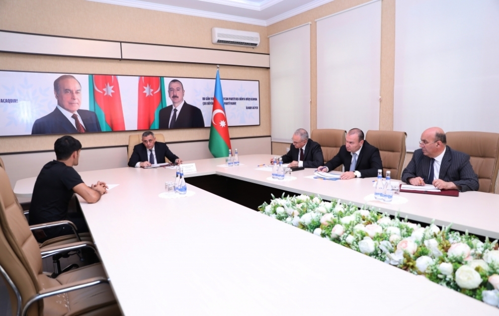 Səfərbərlik və Hərbi Xidmətə Çağırış üzrə Dövlət Xidmətinin rəisi Şamaxıda vətəndaşları qəbul edib VİDEO
