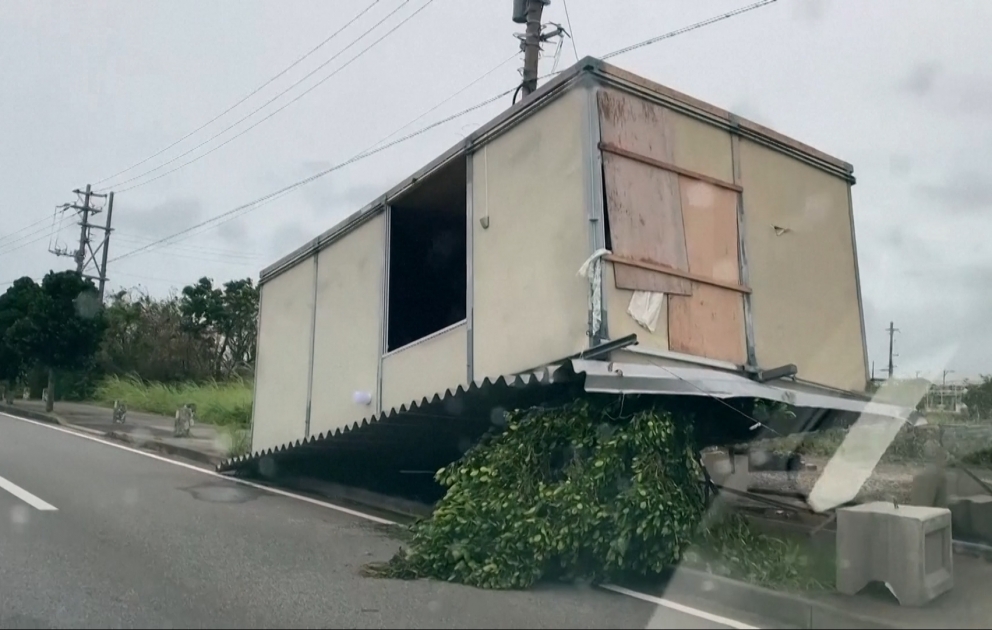 Typhoon Khanun pounds Okinawa Prefecture VIDEO