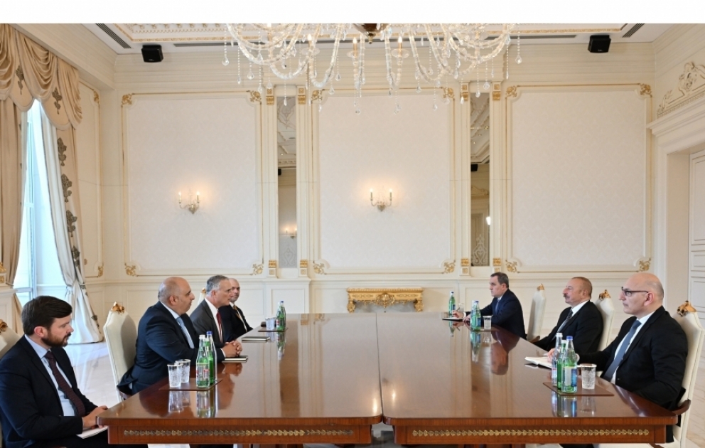 Präsident Ilham Aliyev empfängt Chefberater des US-Außenministeriums für Kaukasus-Verhandlungen VIDEO