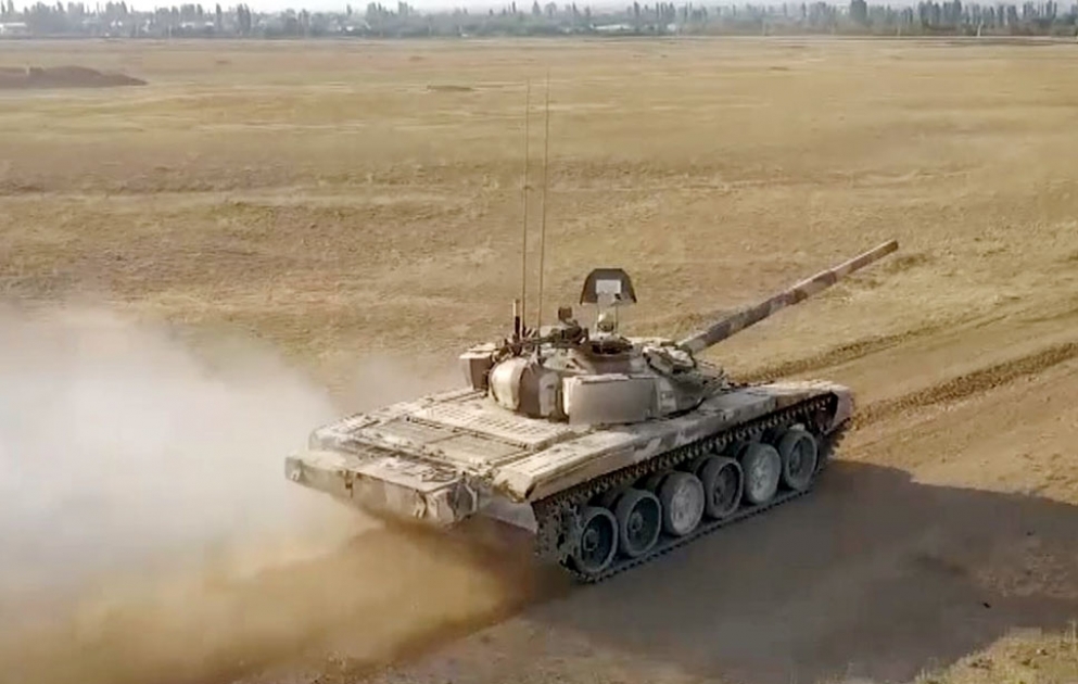Tank bölmələrində intensiv döyüş hazırlığı məşğələləri keçirilir VİDEO