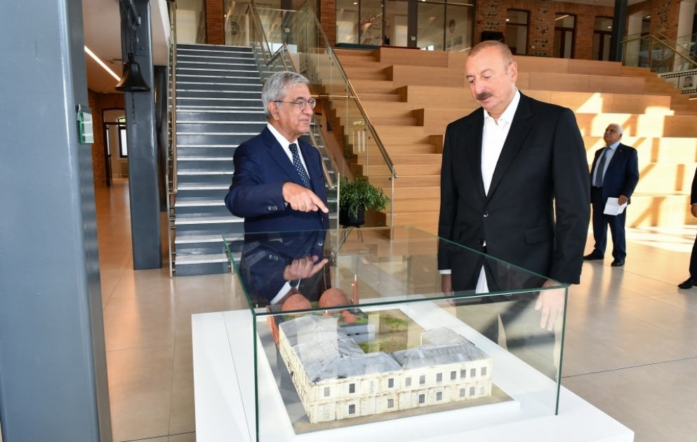 Le président Ilham Aliyev visite le Centre de Gazakh du Séminaire des enseignants de Gazakh de l’Université ADA  MIS A JOUR VIDEO