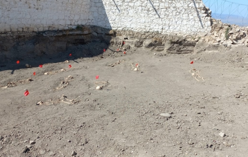 In Schuscha ein weiteres Massengrab entdeckt VIDEO