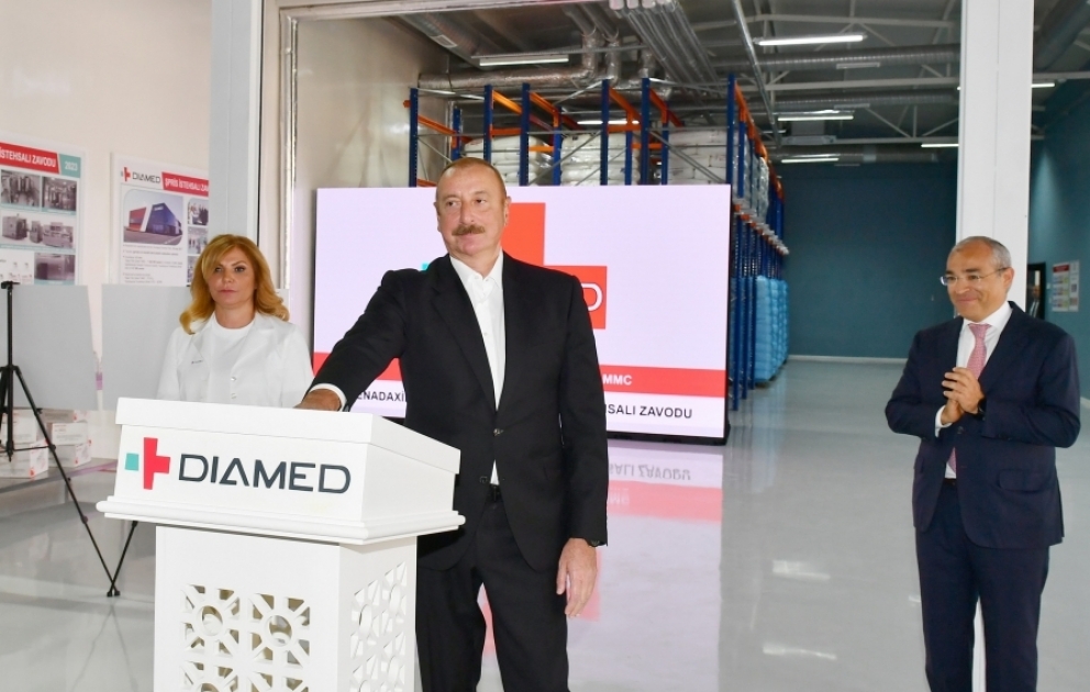 Le président de la République participe à l’inauguration de l’usine de médicaments « Diamed » à Bakou VIDEO