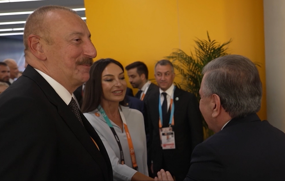 Präsident Ilham Aliyev und First Lady Mehriban Aliyeva verfolgen Finale über 100m Lauf der Männer der Leichtathletik-WM in Budapest  VIDEO