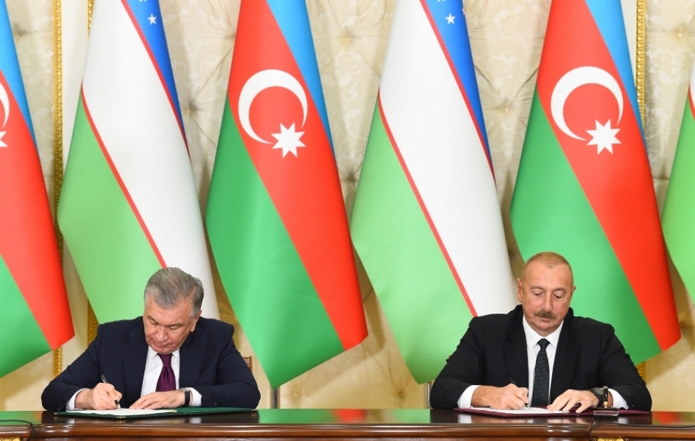L’Azerbaïdjan et l’Ouzbékistan signent des documents VIDEO