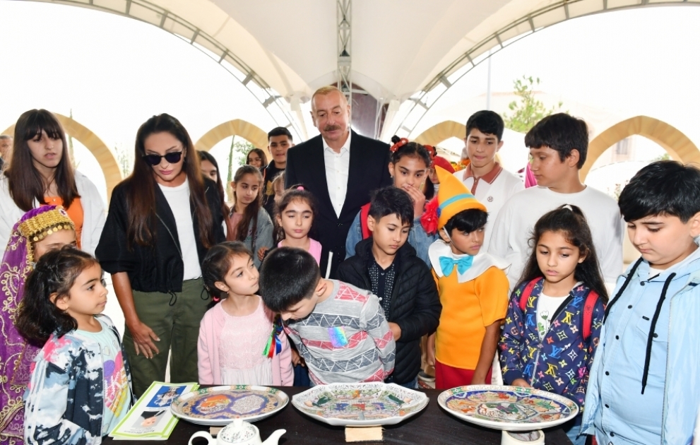 Journée de la ville de Latchine : Ilham Aliyev et Mehriban Aliyeva participent aux festivités organisées à Latchine VIDEO