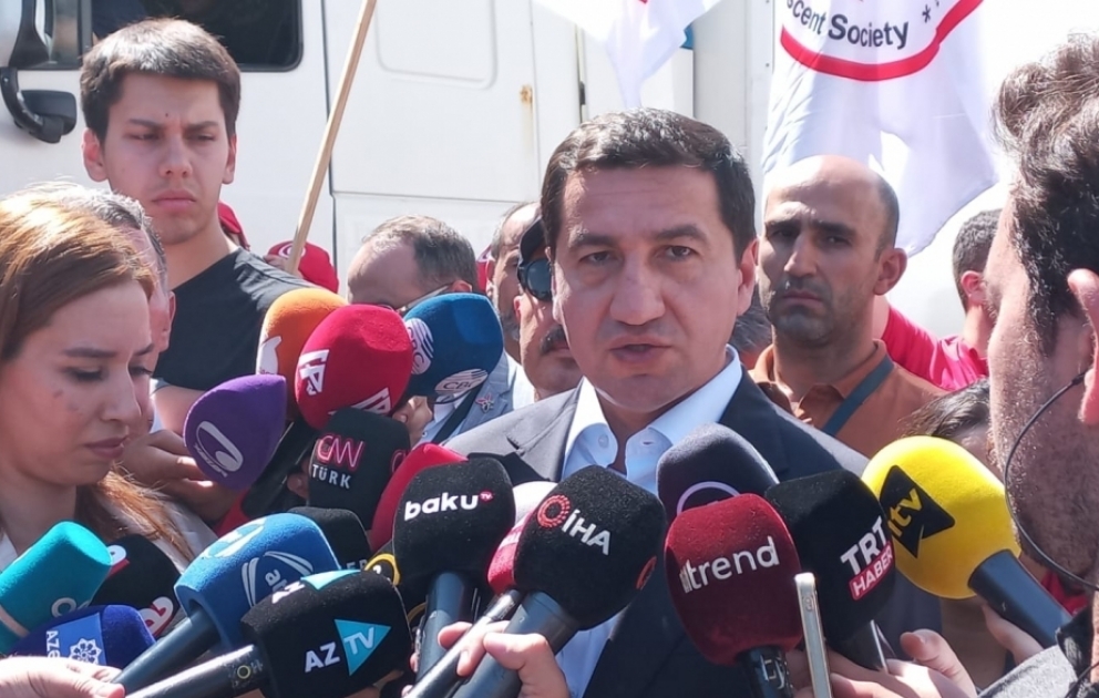 “Yüklərin qəbul edilməməsinə görə məsuliyyət qondarma rejimin və Ermənistanın üzərinə düşür” – Hikmət Hacıyev VİDEO