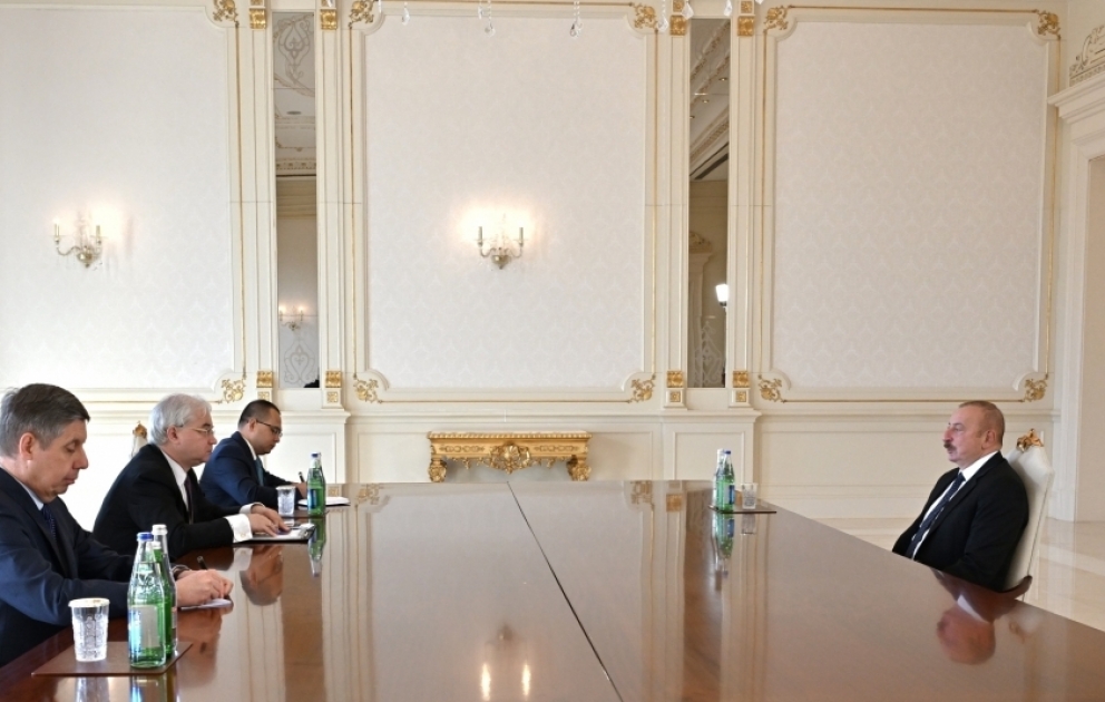Präsident Ilham Aliyev empfängt russischen Sonderbeauftragten für Normalisierung der Beziehungen zwischen Aserbaidschan und Armenien VIDEO