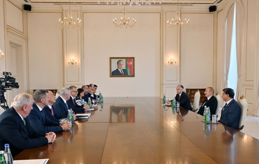 Präsident Ilham Aliyev empfängt Delegation um den Sprecher des Nationalrats der Slowakei VIDEO