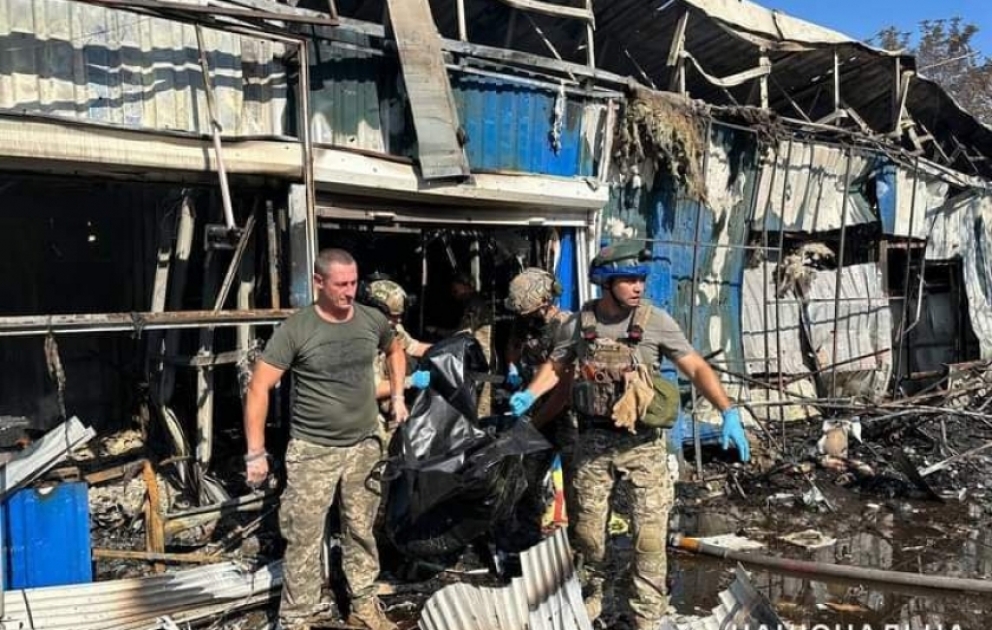 Donetsk vilayətinin Konstantinovka şəhərindəki bazar raketlə vurulub, azı 16 nəfər həlak olub VİDEO