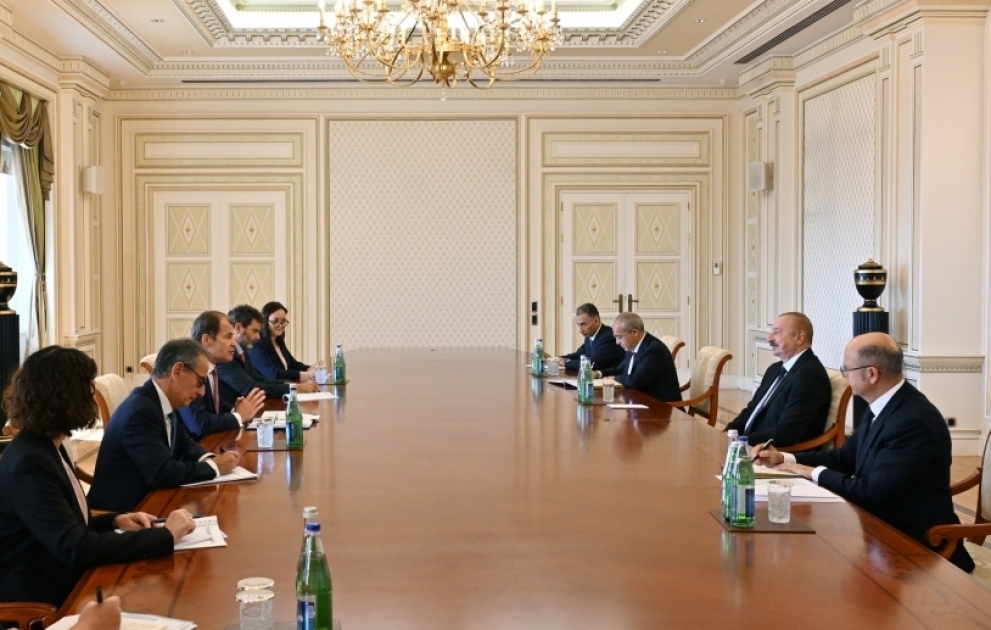 Le président azerbaïdjanais rencontre le premier vice-président de la BERD MIS A JOUR VIDEO