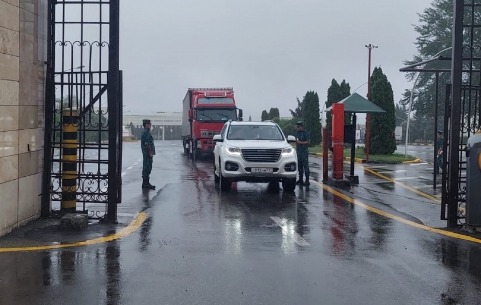 Продовольственные и непродовольственные товары, отправленные Российским обществом Красного Креста, будут доставлены в Ханкенди по дороге Агдам-Аскеран  ВИДЕО