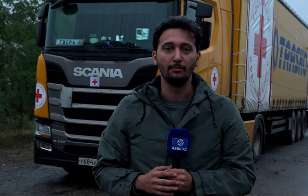 Rusiya Qızıl Xaç Cəmiyyətinin göndərdiyi yük avtomobili Ağdamdan Xankəndiyə yola düşüb  FOTO VİDEO