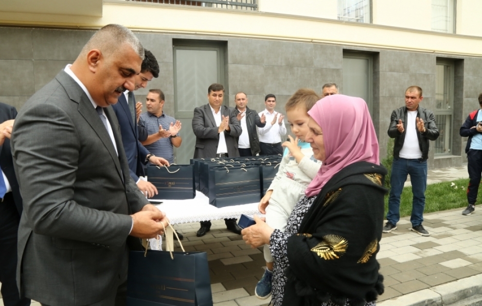 Füzulidə daha 25 ailəyə evlərin açarları təqdim olunub  FOTO VİDEO