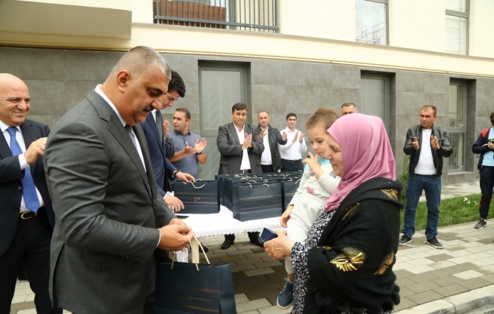 25 more families relocated to Fuzuli city get house keys VIDEO