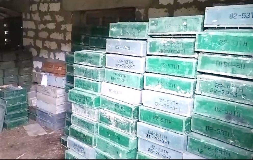 Qozlukörpü yaşayış məntəqəsi ərazisindəki mülki təyinatlı obyektdə sursat anbarı aşkarlanıb VİDEO