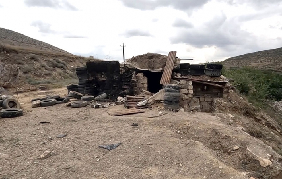 Erməni silahlılarının Tərtər rayonunun Canyataq yaşayış məntəqəsi yaxınlığında tərk etdiyi döyüş mövqeyi VİDEO