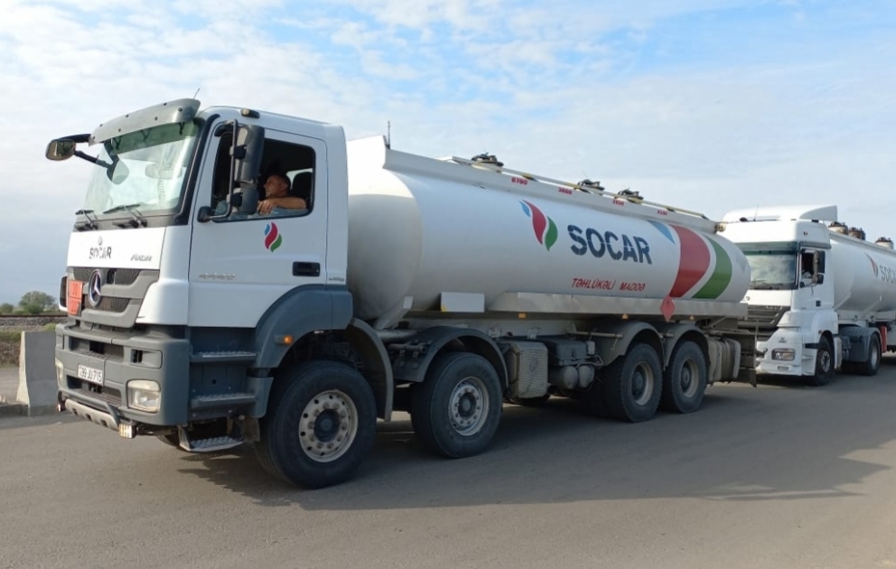 L’Azerbaïdjan envoie du carburant depuis Aghdam vers Khankendi VIDEO